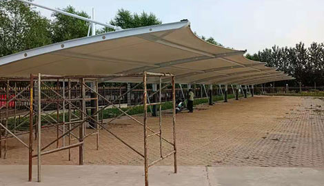 乐竞官网在线登录车棚